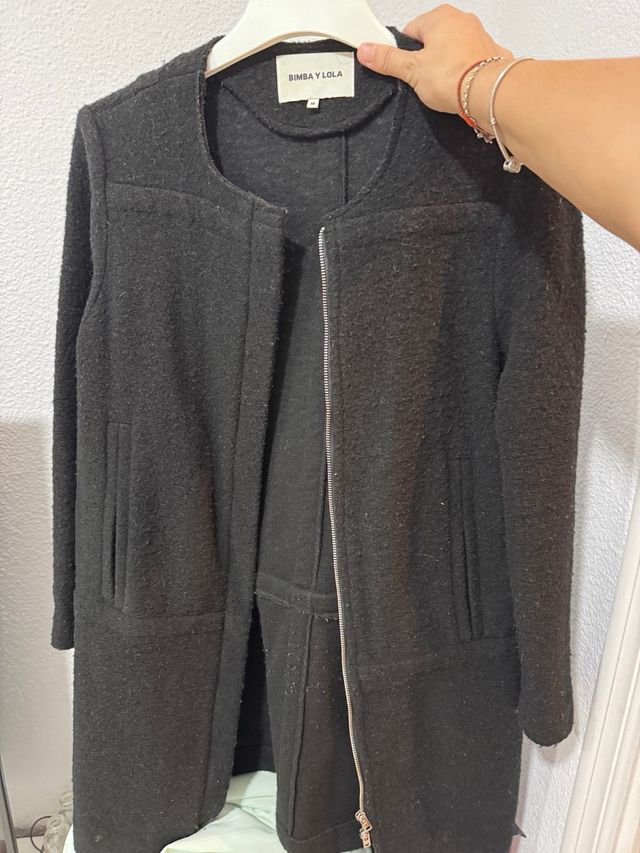 Abrigo negro Bimba y Lola