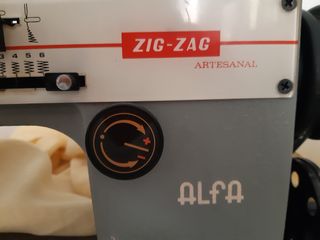 Máquina de coser Alfa zig-zag