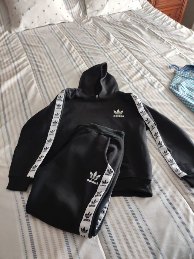 Segundo grupo de ropa de niños de 8 a 12