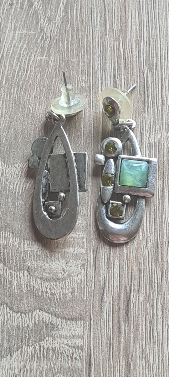 Pendientes con piedra verde