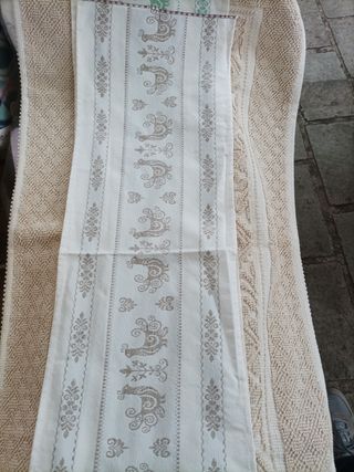 Runner artigianato sardo