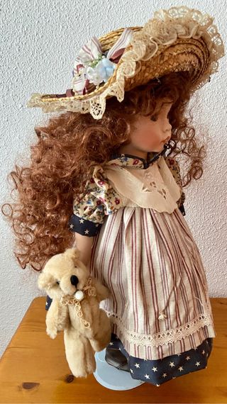 Muñeca antigua de cerámica