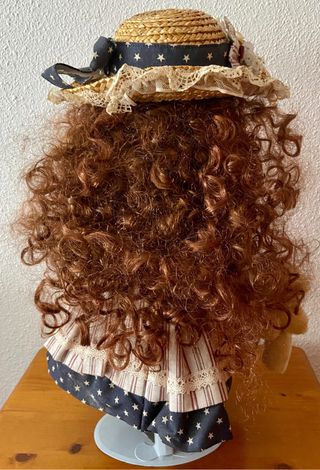 Muñeca antigua de cerámica