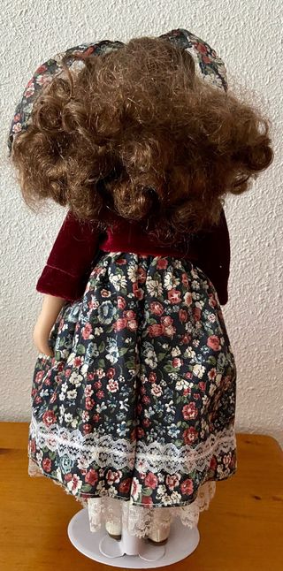 Muñeca antigua de cerámica