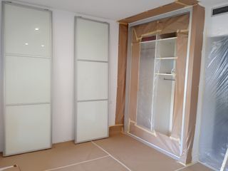LACAR ARMARIO CON CRISTALERA