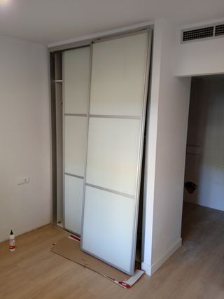 LACAR ARMARIO CON CRISTALERA