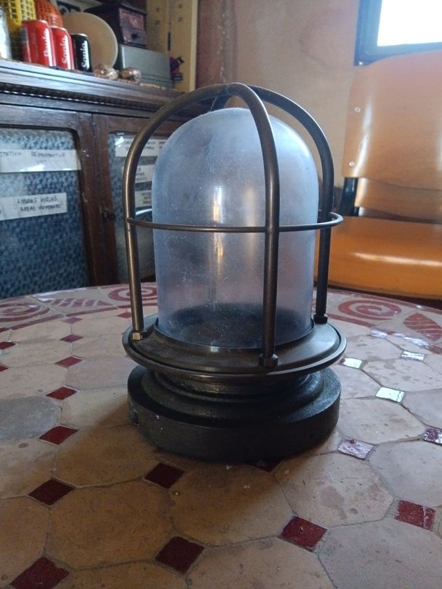 Aplique de metal antiguo