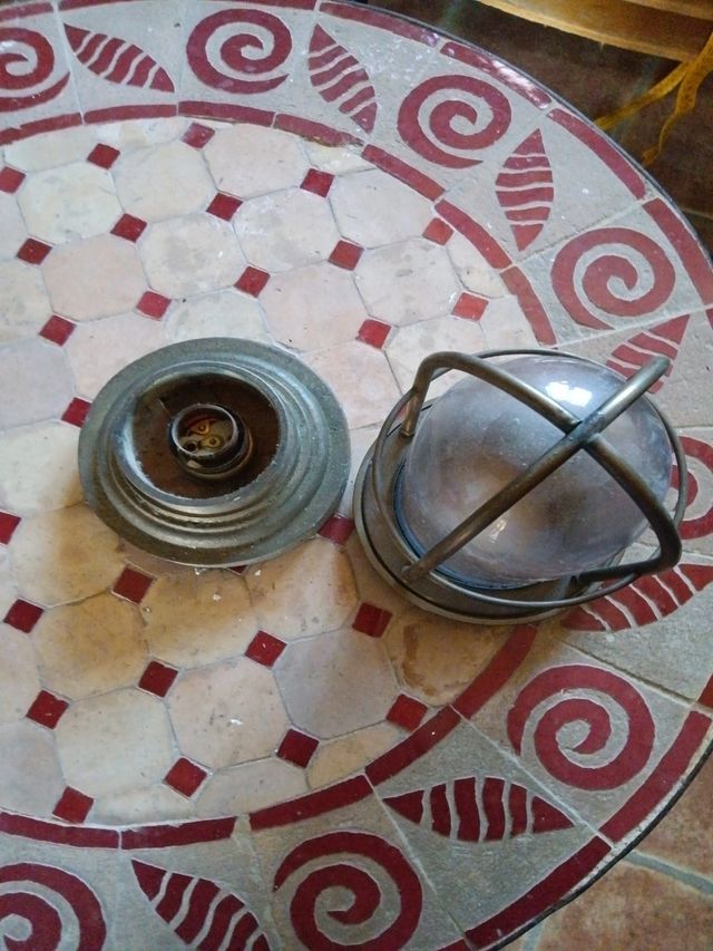 Aplique de metal antiguo