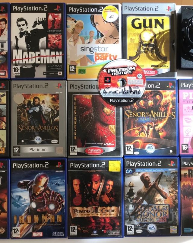PLAY STATION CON 20 JUEGOS Y SINGSTAR