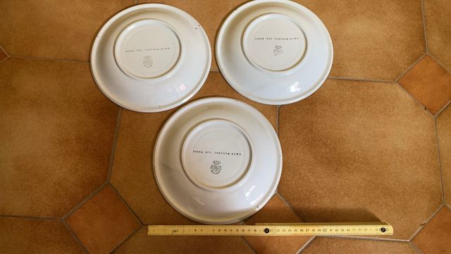 Piatti decorativi ceramica