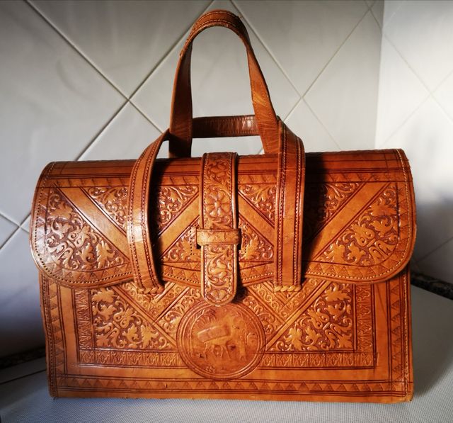 Bolso cuero repujado vintage