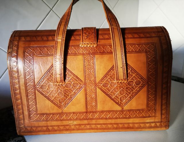 Bolso cuero repujado vintage