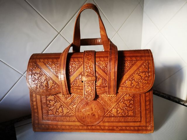 Bolso cuero repujado vintage