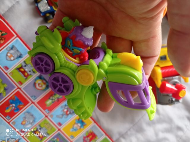 lote SUPERTHINGS coches - muñecos - tablero - caja