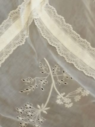 Colcha antigua de organdí .JOYA!