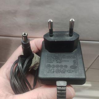 Alimentatori adattatori caricatori