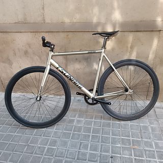 Bicicleta Tsunami Ti, color Titanio