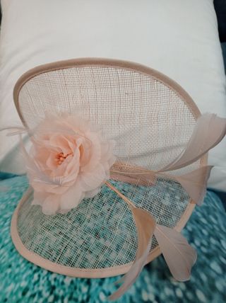 Tocado color salmón