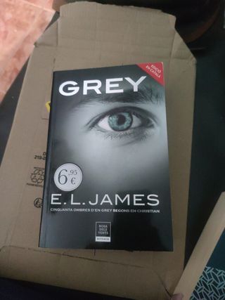 Libro GREY cincuenta sombras segun Grey. 5€