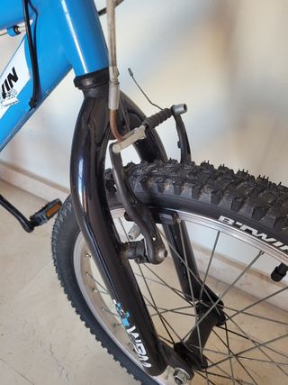 Bicicleta azul B'Twin Racing 16"