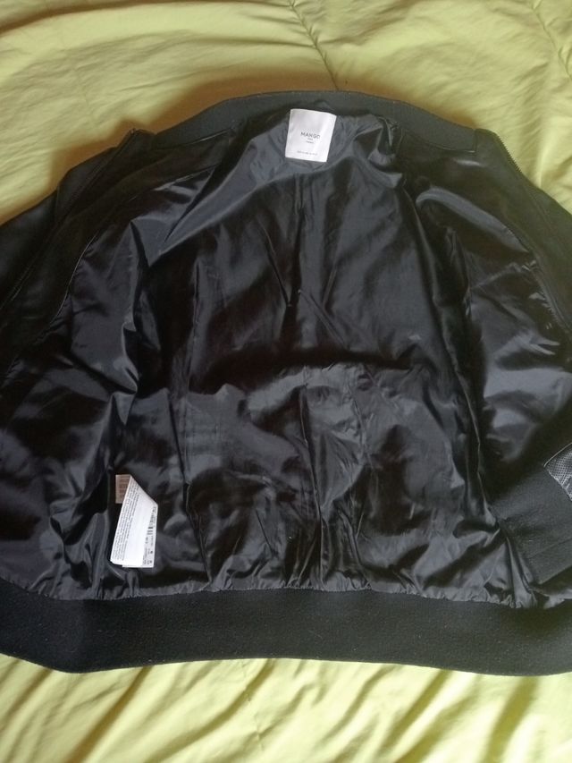 Cazadora hombre negra