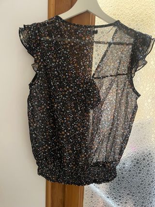 top estampado flores