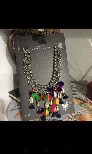 Collar plateado Zara