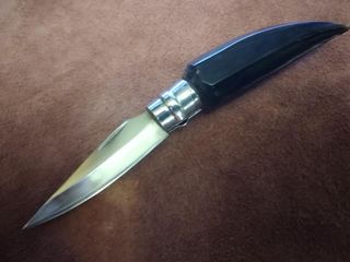 Afilo cuchillos, navajas, tijeras, la pieza a 2,50