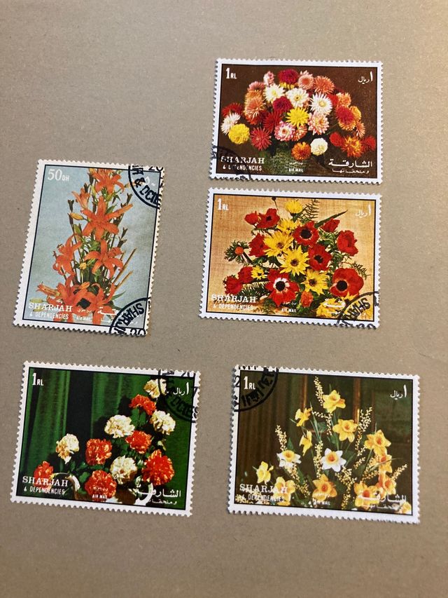 lotto 5 francobolli da collezione Sharjah fiori