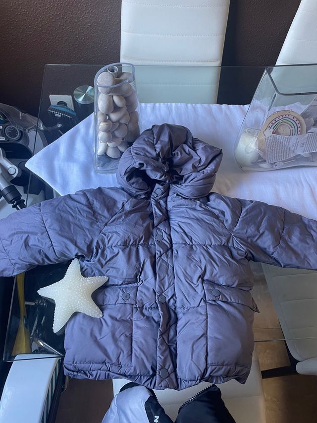 plumas gris niño 2 -3 años zara