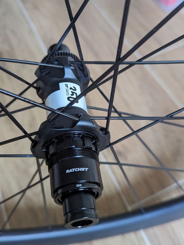 Ruedas DT350 Carbono 40/50 NUEVAS Center lock