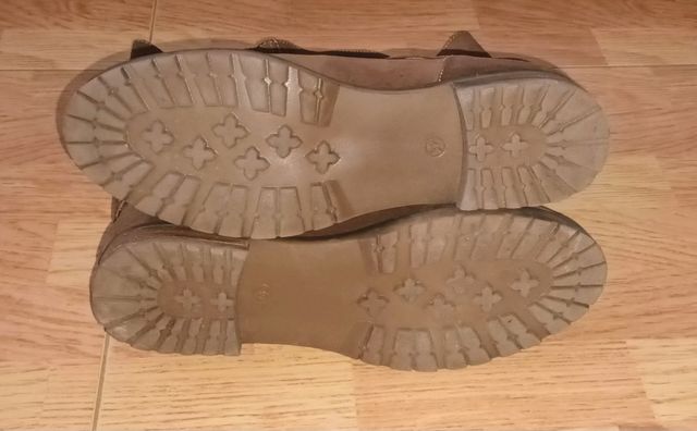 Botas ante piel vuelta. Nuevas. Talla 37