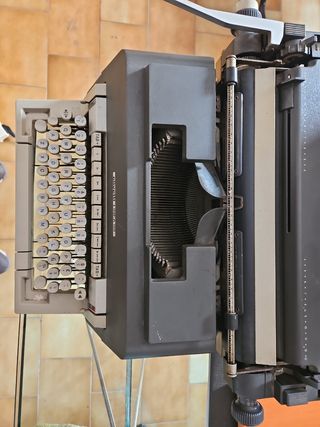 Máquina de escribir olivetti