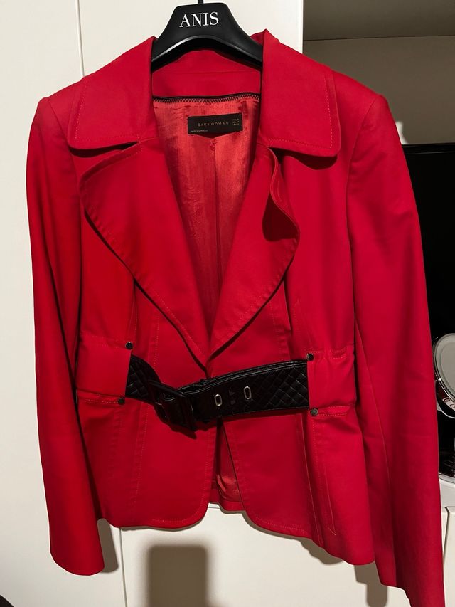 giacca rossa Zara, ideale per le feste natalizie