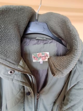 Abrigo caqui acolchado