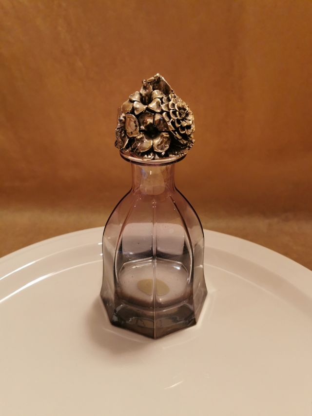 Bottiglia in vetro e argento