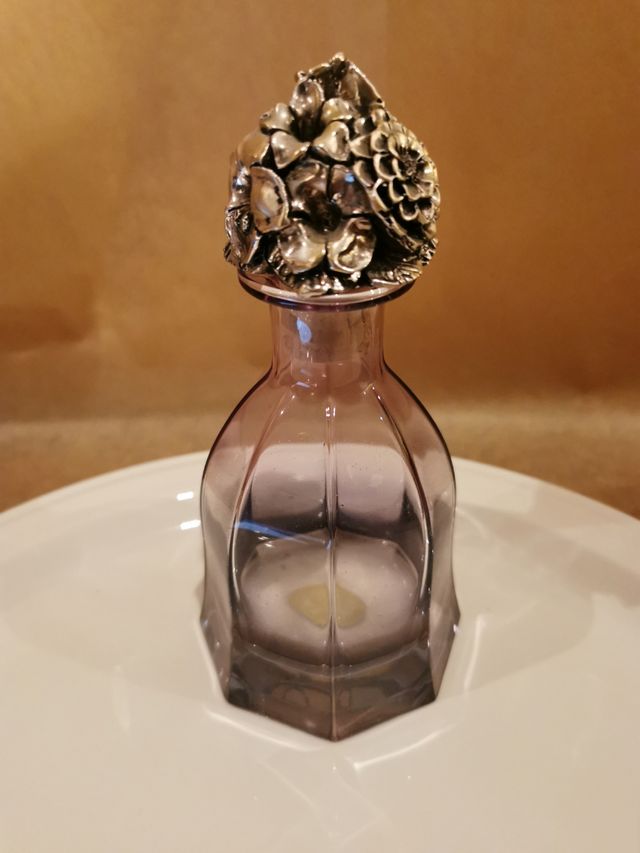 Bottiglia in vetro e argento