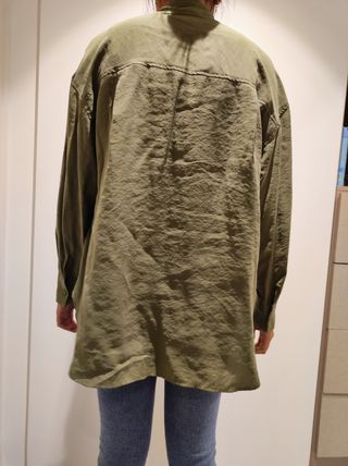 Camisa caqui de Stradivarius