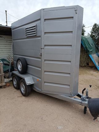 Remolque van caballos