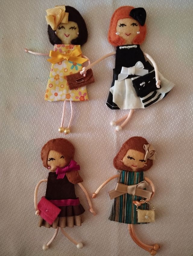 Broches fieltro muñequita