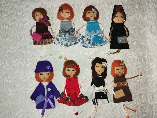 Broches fieltro muñequita