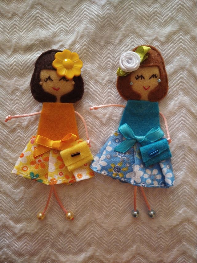 Broches fieltro muñequita