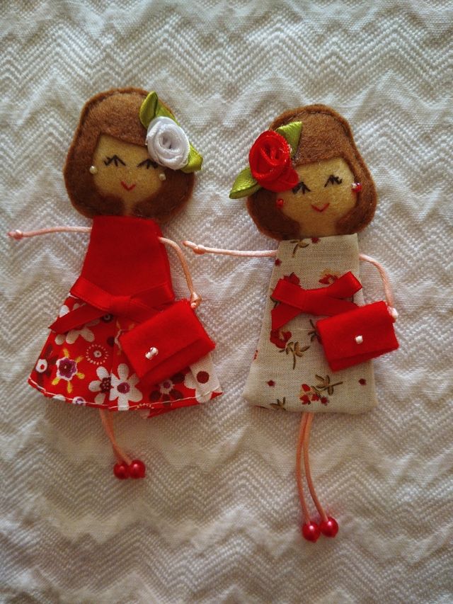 Broches fieltro muñequita