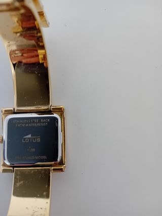 Reloj oro lotus