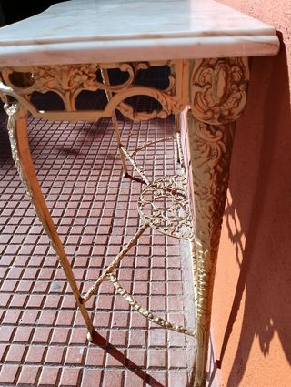 mesita vintage isabelina