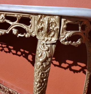 mesita vintage isabelina