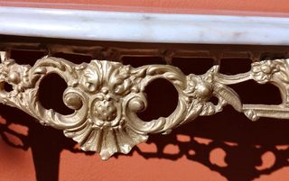 mesita vintage isabelina