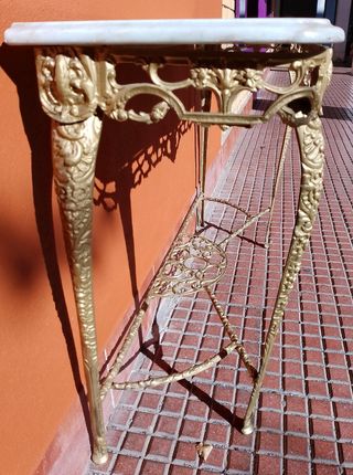 mesita vintage isabelina