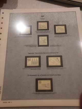 Hojas de album de sellos España.