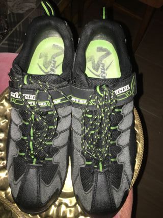 Pedales, Zapatos a Juego N43